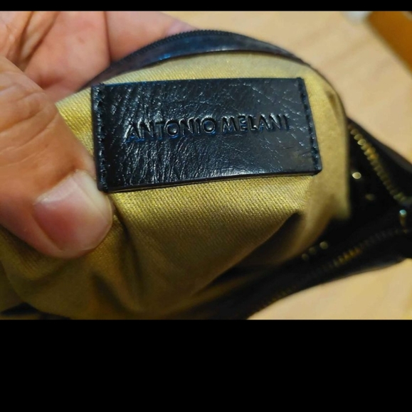 Antonio Melani black Leather crossbody - Picture 8 of 10